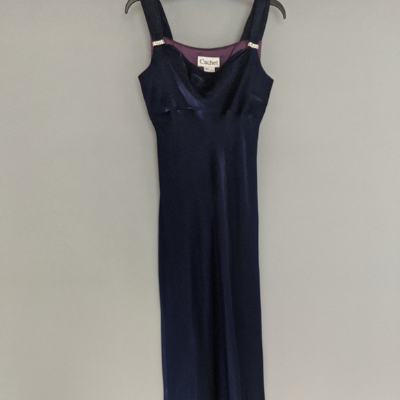 Cache Dress - Picture 2 of 7